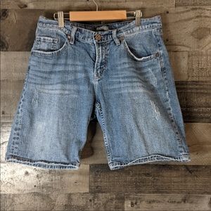 SALE! Bootheel Trading Co denim shorts 4 but runs more like a 6. Boyfriend style
